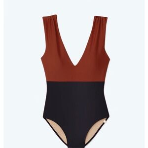 Summersalt the touched backflip - 6 long torso

Like new , never worn